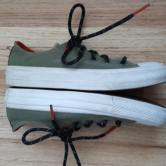 Kids Chuck Taylor Converse - Picture 3 of 8